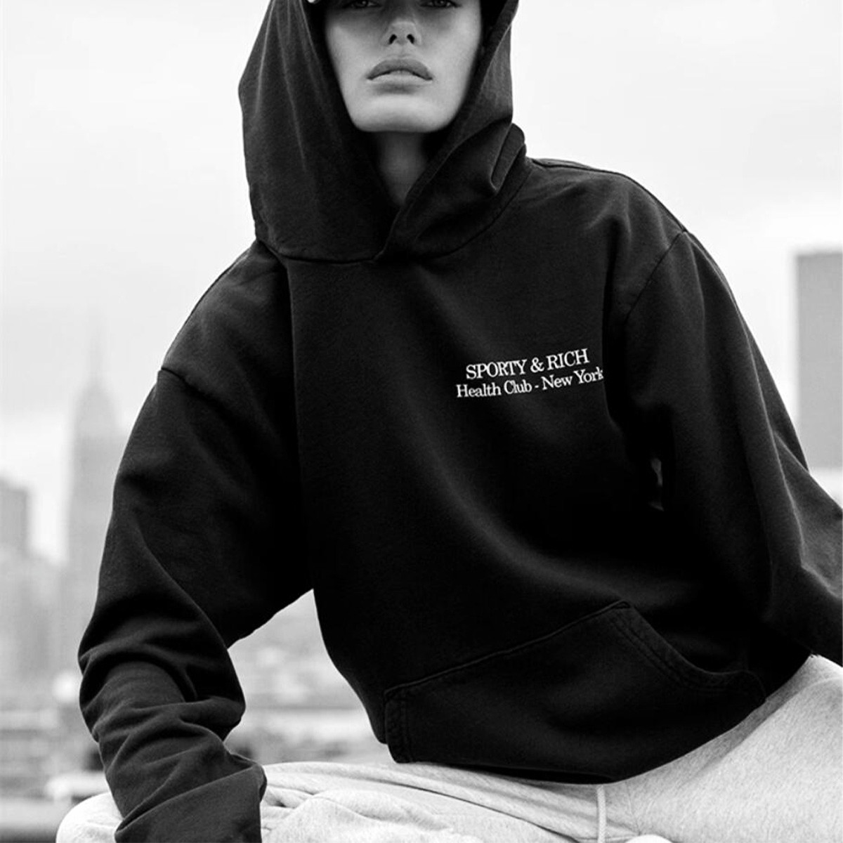 Sağlık kulübü New York mektupl - Street Fashion New York incelemesi ve fiyatı