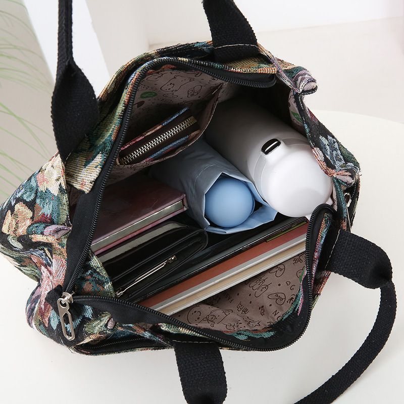 Çiçek desenli kadın çantası, a - Tote Bag Canvas Print incelemesi ve fiyatı